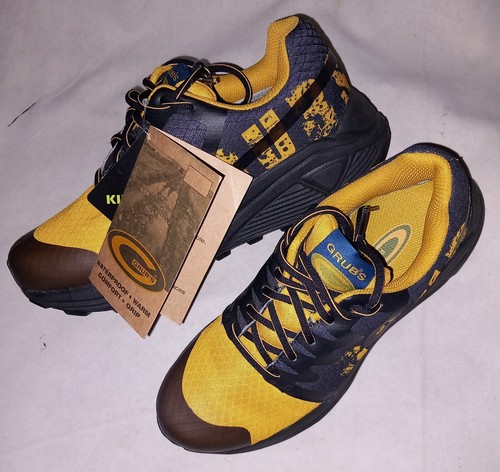 Grubs discover wanderschuhe - grubs,